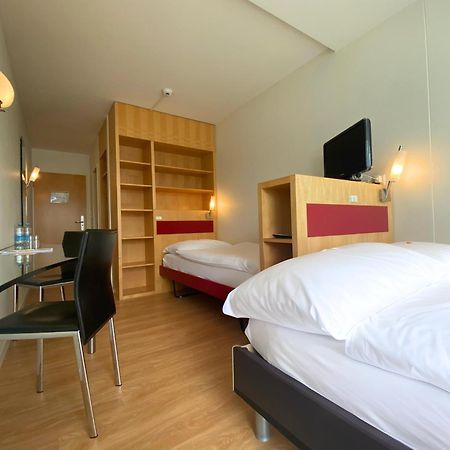 Hotel Seaside Spiez Buitenkant foto