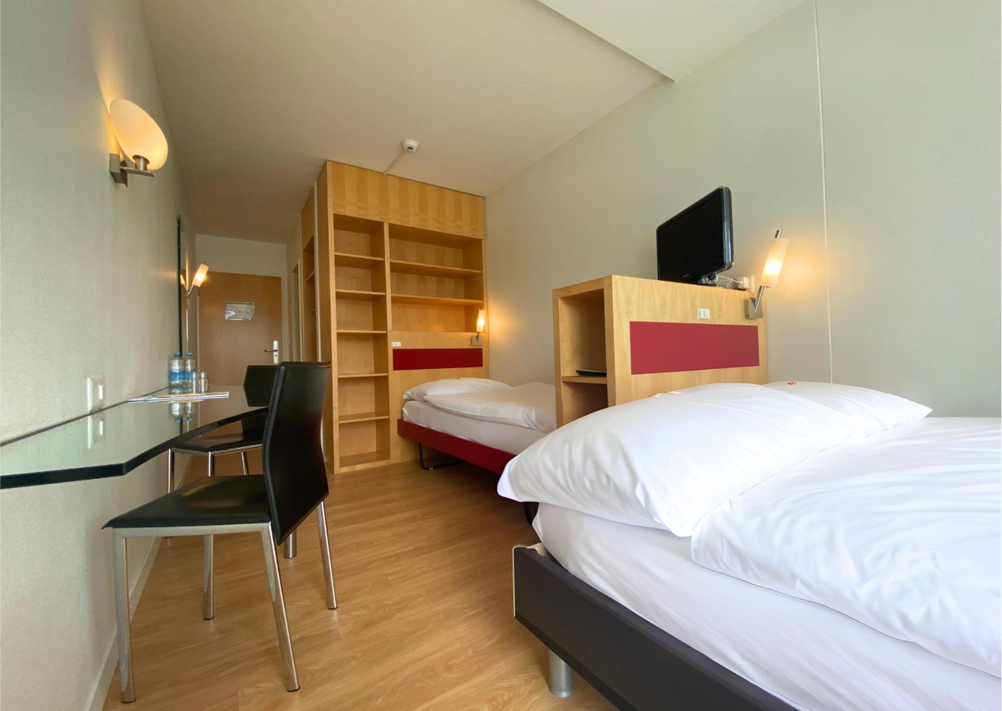 Hotel Seaside Spiez Buitenkant foto